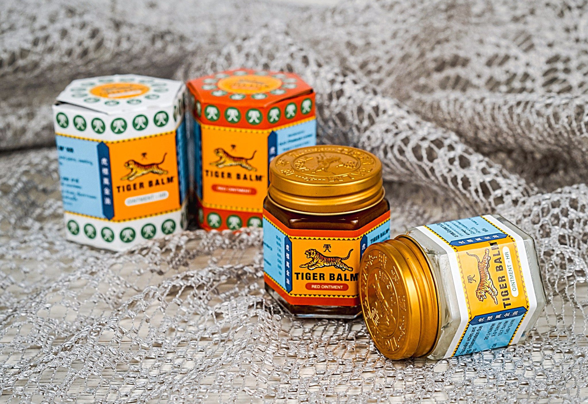 Красный Тигровый бальзам из Тайланда Tiger Balm Red Ointment 30 гр. Тайланд. red-tiger-balm-from-pot-30-gr