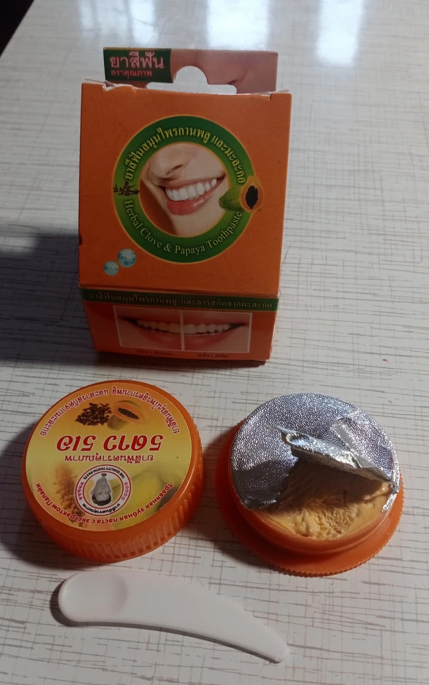 Натуральная травяная отбеливающая зубная паста из Тайланда со вкусом Папайи 5 Star 5 A Herbal Clove & Papaya Toothpaste купить в Москве и Московской области.