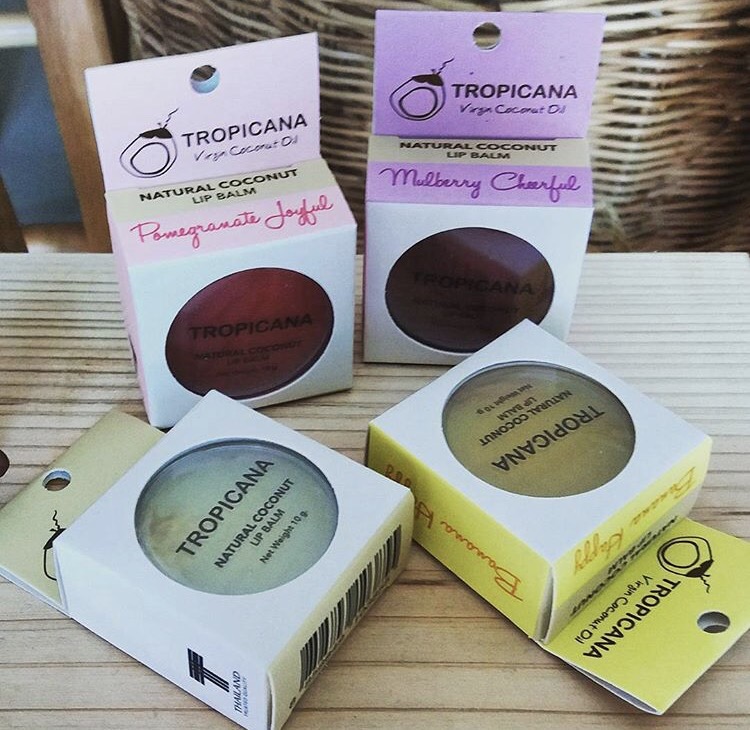 Натуральный кокосовый бальзам для губ из Тайланда Гранат Tropicana Natural Coconut Lip Balm Pomegranate Joyful купить в Москве и Московской области.