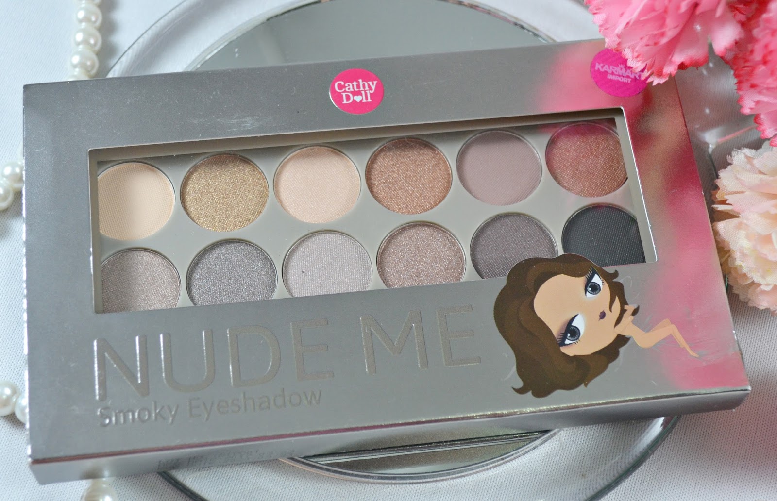 Палетка теней из Тайланда №02 «Smoky» для создания нюд-макияжа Cathy Doll Nude Me Eyeshadow 02 Smoky 12 оттенков. cathyeyepalette